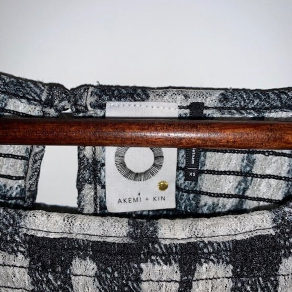 Anthropologie Akemi + Kin Blouse - Picture 4 of 4